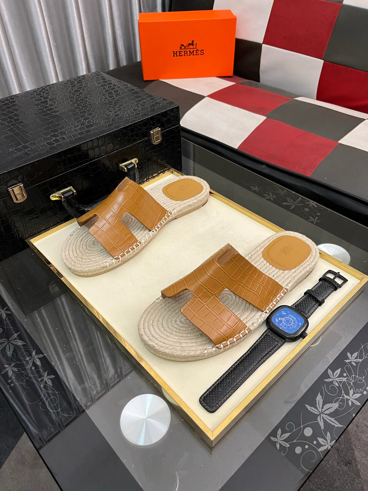 Men's shoes 💰340⌚️⌚️《HERMES》Hermes 💁♂️Men's casual slippers, compare the quality at the counter🧚🏿♂️ The upper layer has a stone pattern with clear texture, showing high-end, high-end, comfortable to wear and versatile. Purely hand-pulled, raw rubber breathable outsole, breathable and comfortable lambskin lining, 100% comfortable density, original rubber outsole wear-resistant code number 38-44. Can be customized 45-46-47